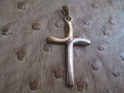WHITE- AND YELLOW GOLD CROSS PENDANT, LENGTH 40 MM WIDTH 20 MM, SOLID 9 CT, THICKNESS 3MM