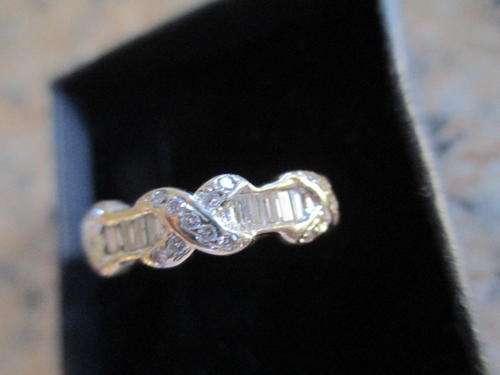 STUNNING 2CT PLUS DIAMOND RING.