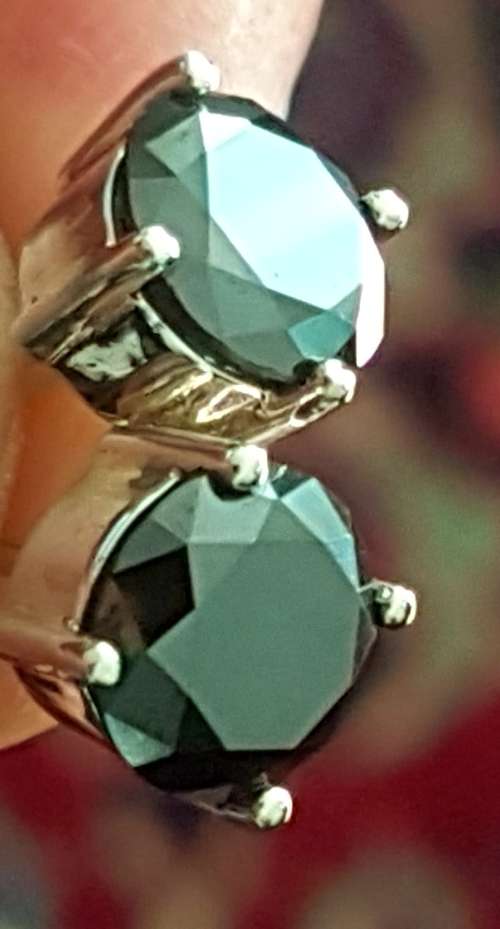 Stunning 4.8 ct black diamond earings. R60 000 ERV