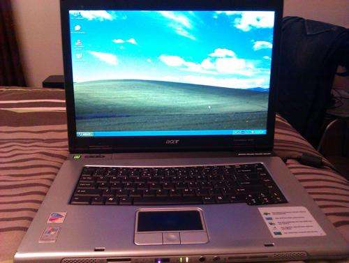Acer Travelmate 8100 **excellent buy** Laptop bag included!