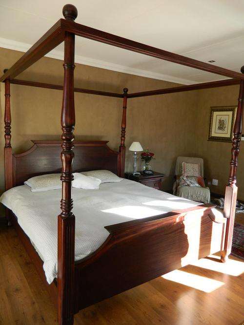 Whetherlys Oxford extra length King size bed - as new!!