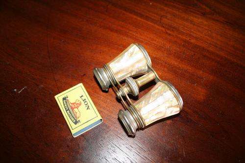 Opera Glasses - Mother of Pearl - Great condition
