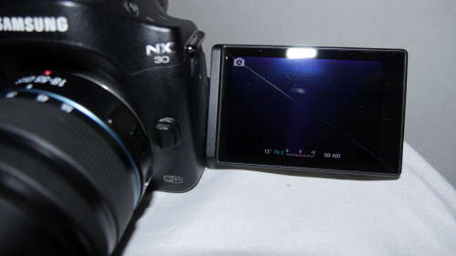 Samsung NX30 Camera.20 megapixal Photo and Full HD 1080p Video 24/25/50 Fps