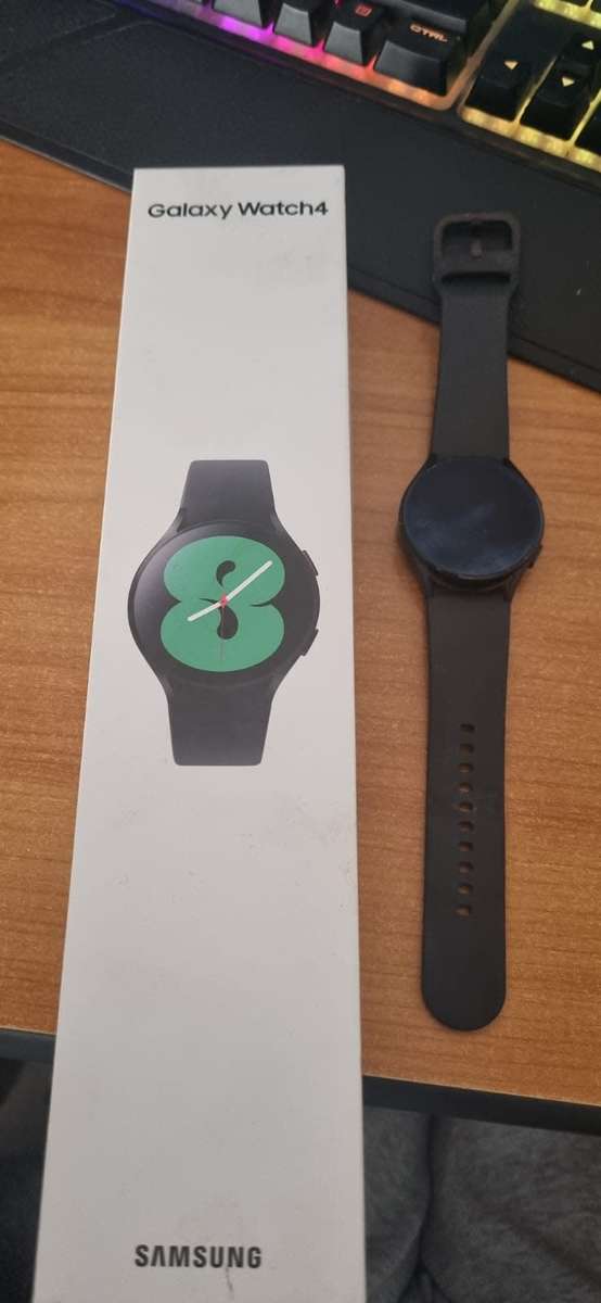 Samsung Galaxy watch 4 (check description)