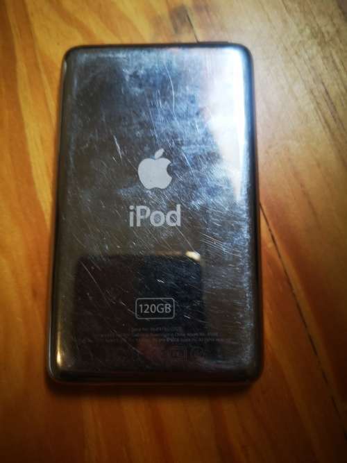 Original ipod classic 120gb with ihome docking station radio