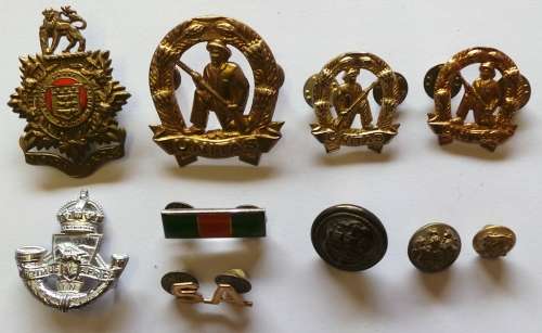 MIX OF ARMY BADGES AND OTHER  - POSTAGE R45