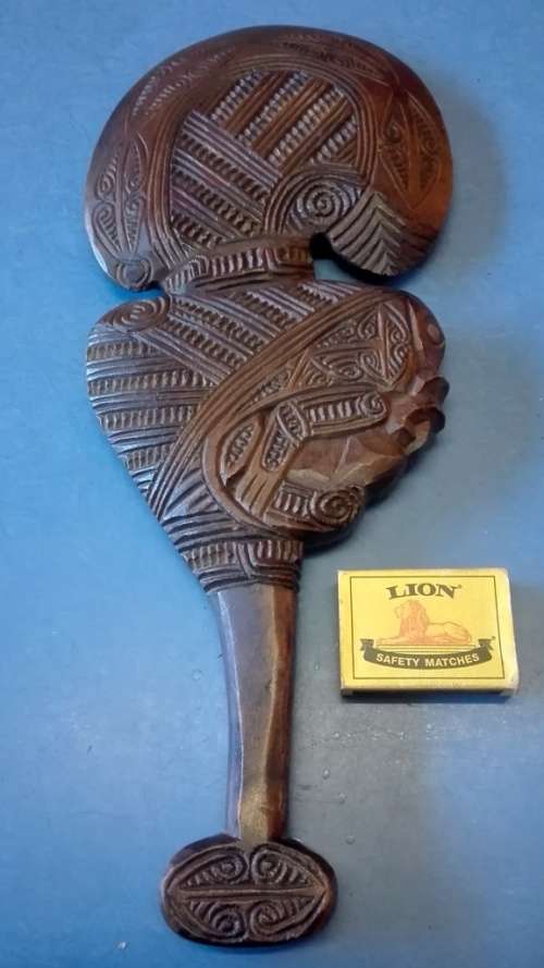 WOODEN MAORI NEW ZEALAND ORNAMENTAL WAHAIKA HAND WEAPON CLUB