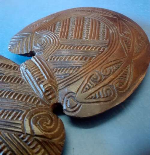 WOODEN MAORI NEW ZEALAND ORNAMENTAL WAHAIKA HAND WEAPON CLUB