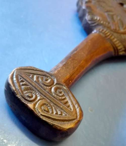 WOODEN MAORI NEW ZEALAND ORNAMENTAL WAHAIKA HAND WEAPON CLUB