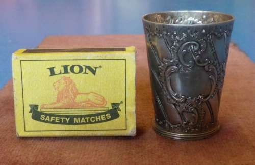 VINTAGE -  POSSIBLY GERMAN 800 SILVER SHOT GLASS. PLEASE READ CAREFULLY