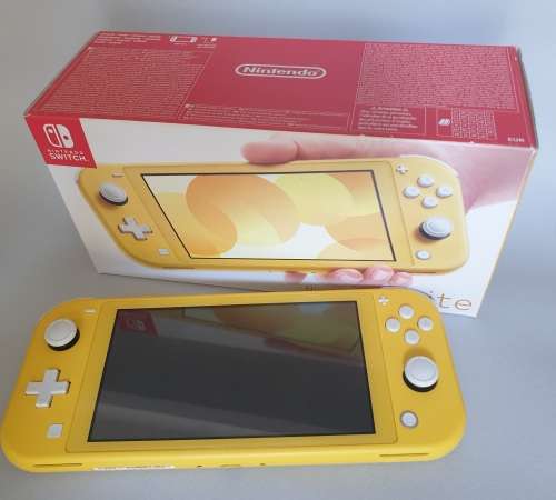 Nintendo Switch lite + Protective casing and Game installed