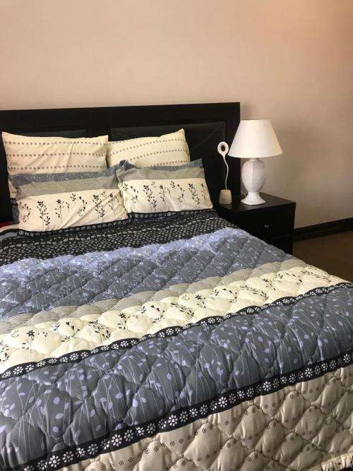 5 Piece comforter set