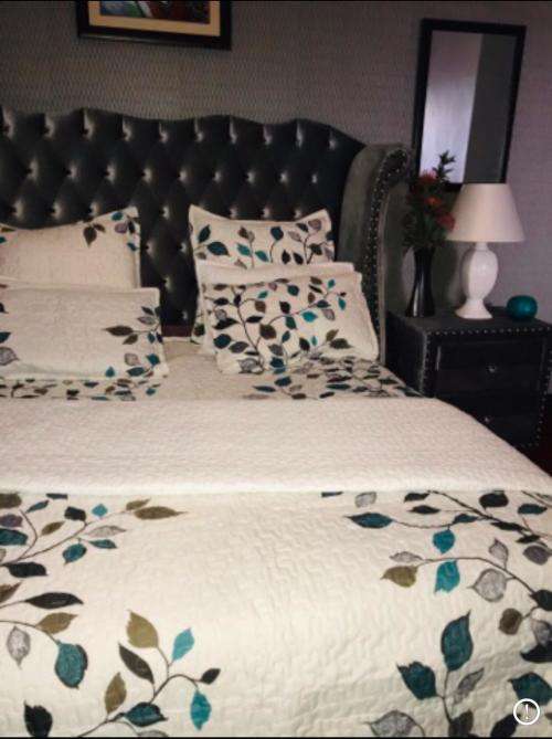 Clearance 5 Piece Quilt Set