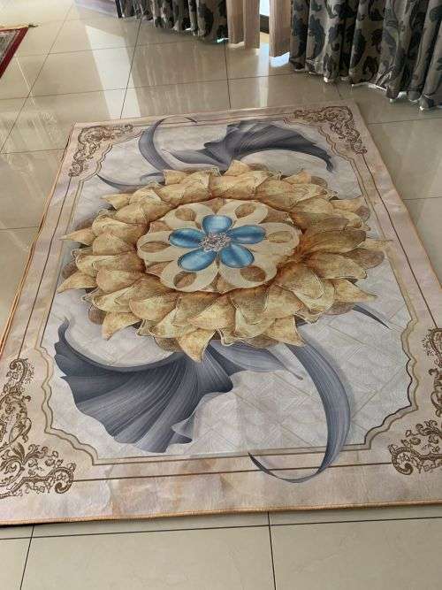 BEAUTIFUL CARPETS !!! A MUST HAVE !!