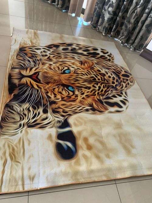 BEAUTIFUL CARPETS !!! A MUST HAVE !!