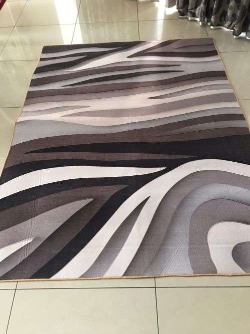 BEAUTIFUL CARPETS !!! A MUST HAVE !!