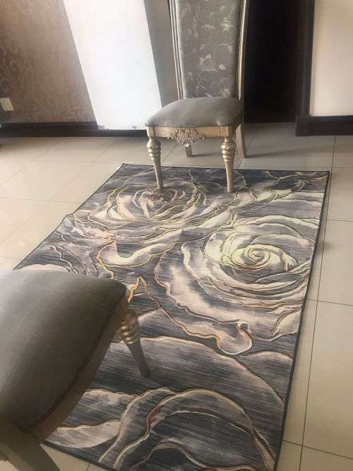 Black Friday Special: BEAUTIFUL CARPETS !!! A MUST HAVE !! (More than 10 colours to choose from)