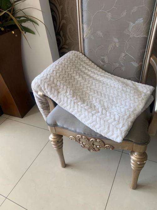Sesli Plush Throw (End of season sale)