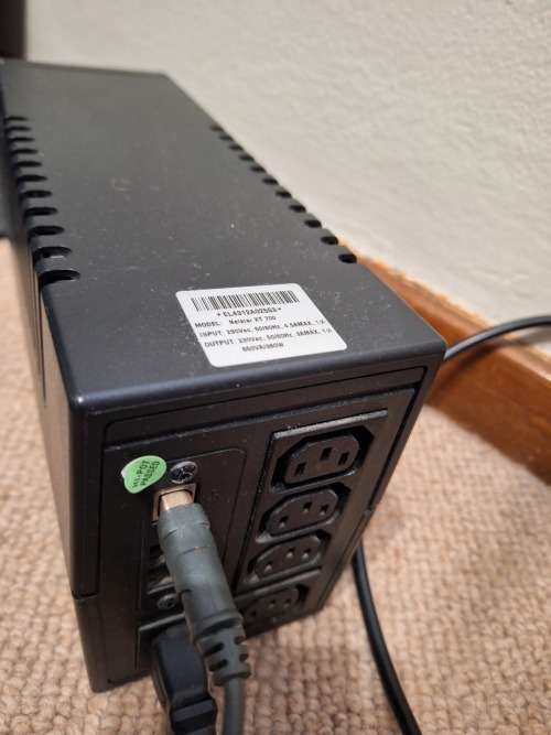 Meissner Netstar XT 700 Uninterrupted Power Supply (UPS) with 3 used batteries