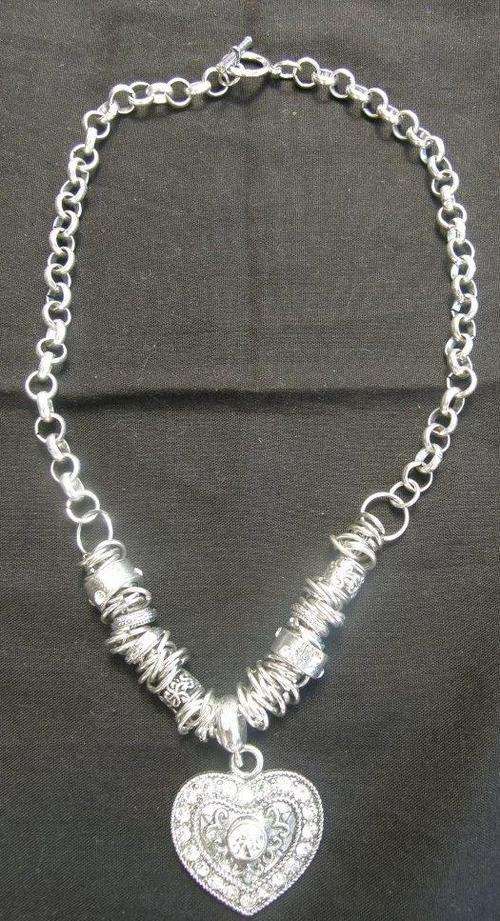 STUNNING COSTUME NECKLACE