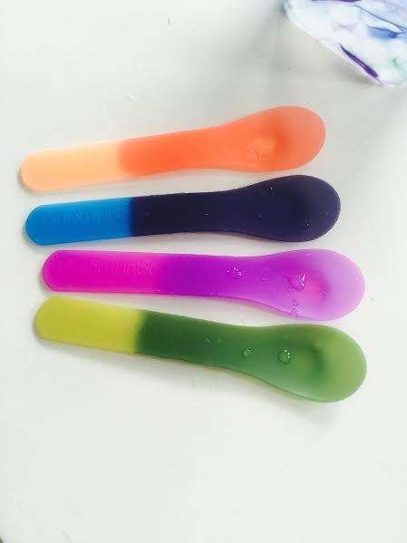 TEMPERATURE SENSING  -  MAGIC COLOUR CHANGE SPOONS