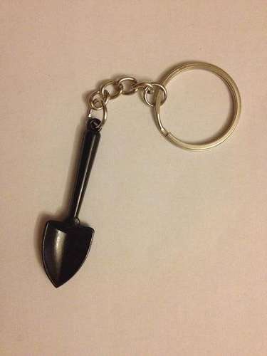 Black Metal Keyring - Spade