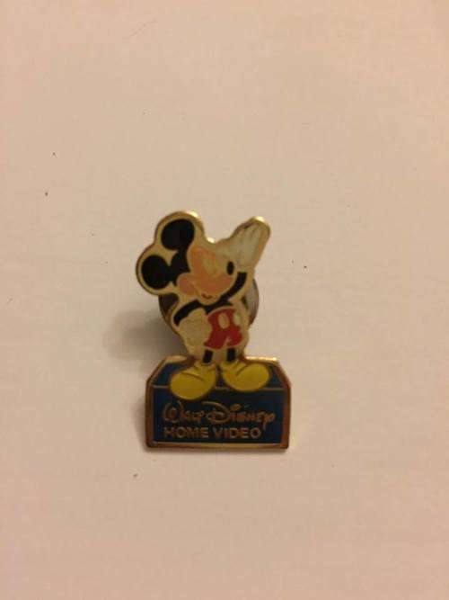 Walt Disney Mickey Mouse  Lapel Pin
