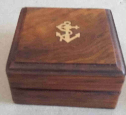 Sundial compass brass in Rosewood presentation box                    nb3