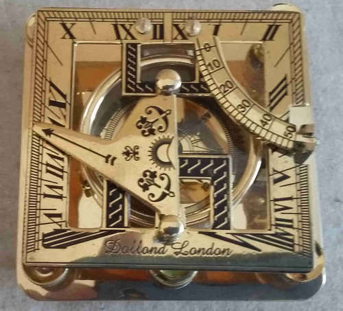 Nautical square sundial/compass in glass top rose wood box              nb3