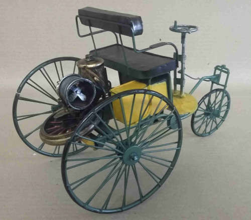Benz 3 wheel early motorwagen model.      bd13