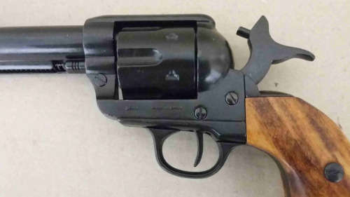 Colt revolver Cal.45 Peacemaker. Replica non functional gun