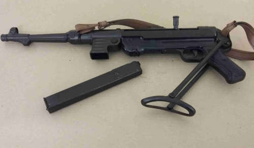 MP40 sub-machine gun, with leather belt. Non functional