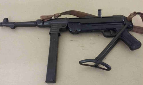 MP40 sub-machine gun, with leather belt. Non functional