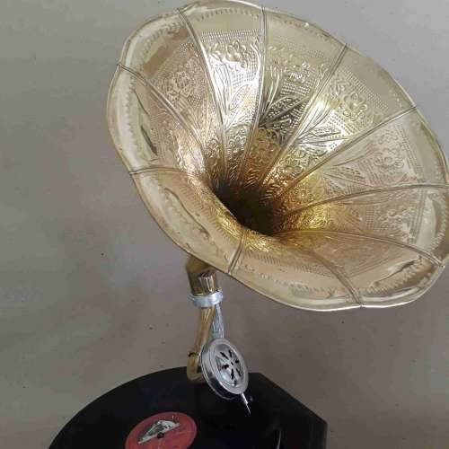 Gramophone His Masters Voice. Anticquated (please scroll down)