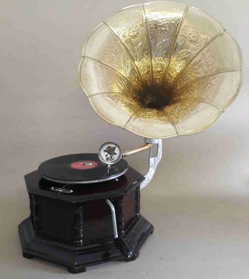 Gramophone His Masters Voice. Anticquated (please scroll down)