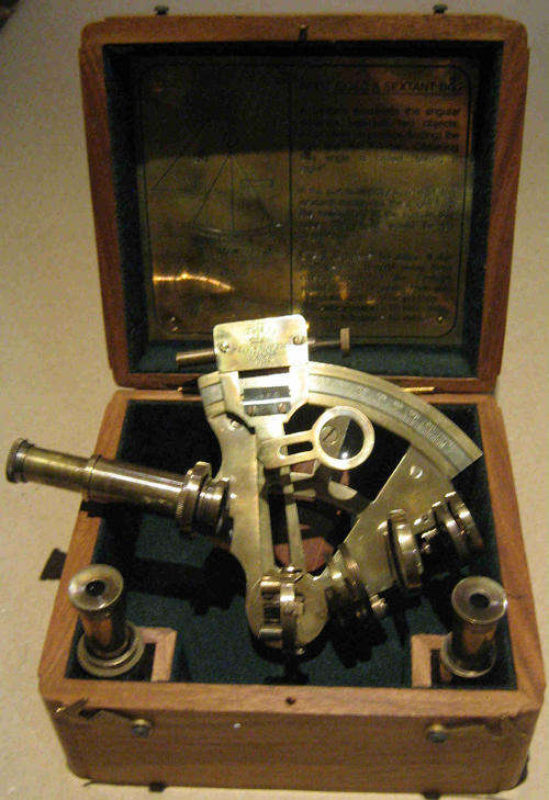 Nautical sextant heavy pattern antique finish (replica) in wooden box