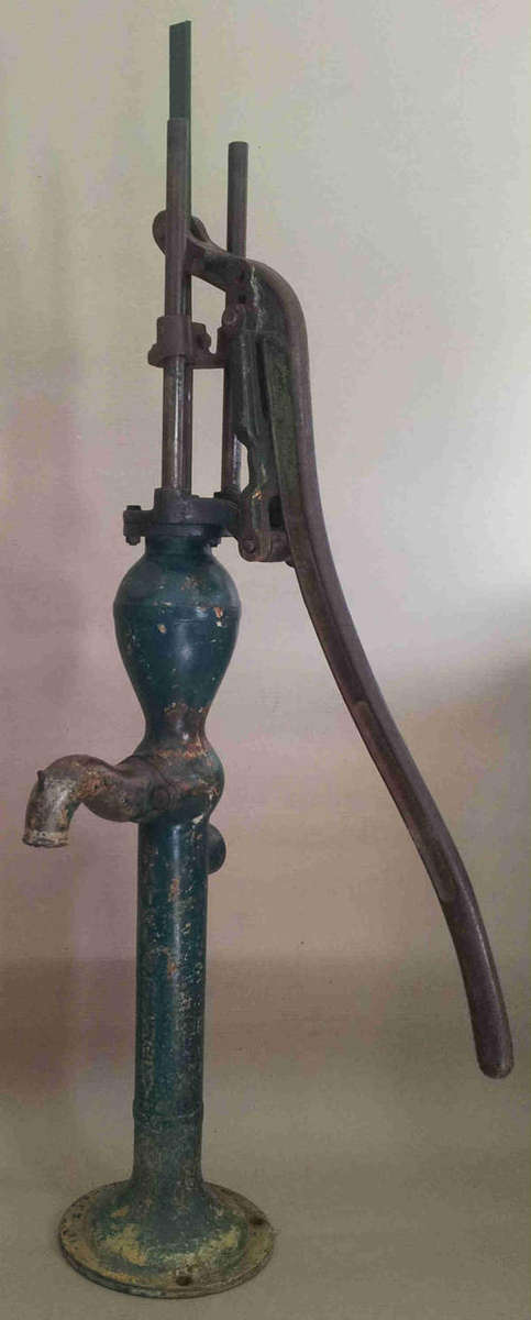 Well/bore hole pump