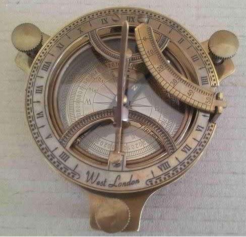 Sundial compass