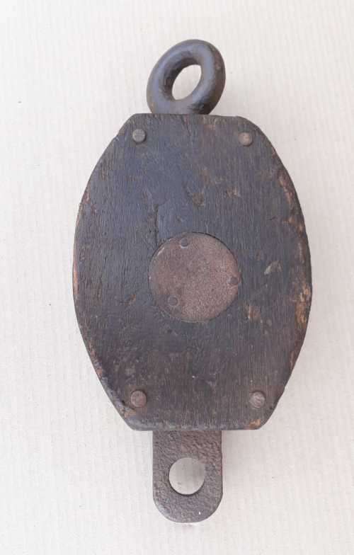 Vintage Wooden single Pulley. OLD