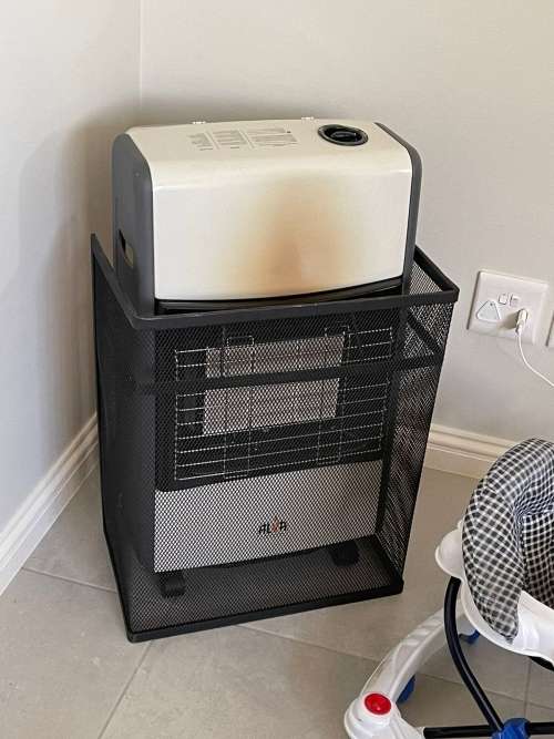 Gas heater child/pet surround screen. 50cm wide. (Gas heater not included)