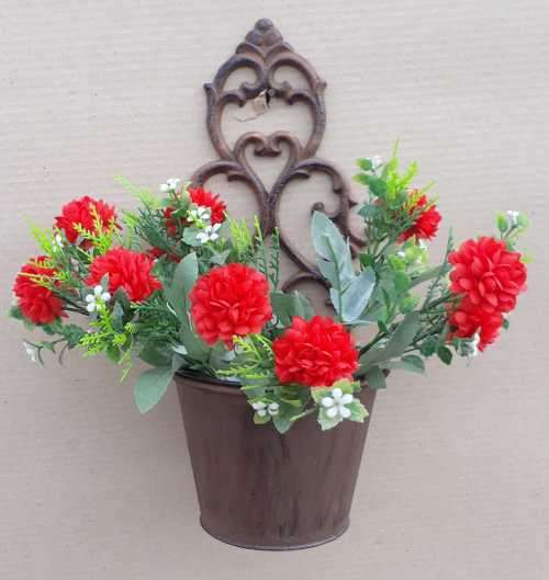 Garden. Wall hanging flower pot holder.