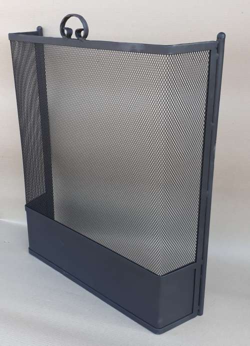 Free Standing Gothic Spark Guard 70cm