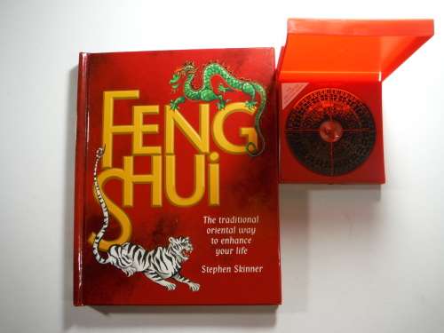 Feng Shui (Includes Feng Shui Compass) - Stephen Skinner