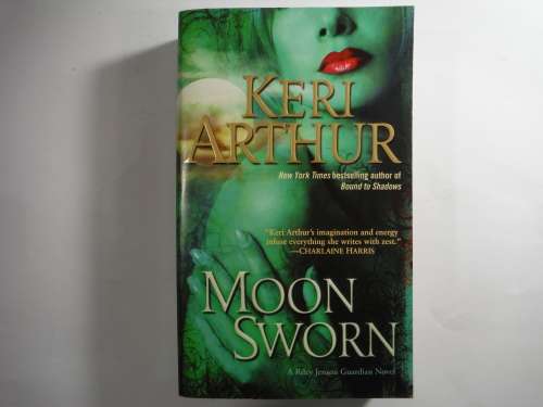 Moon Sworn- Keri Arthur ( A Riley Jenson Guardian Novel) (SOFTCOVER)