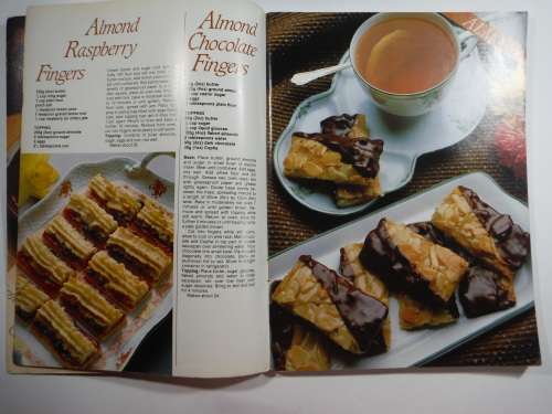 The Big Book Of Beautiful Biscuits- The Australian Women`s Weekly