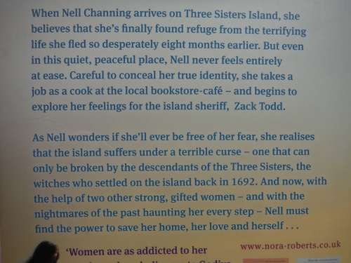 Dance Upon the Air : Book 1 of the Three Sisters Island Trilogy - Nora Roberts