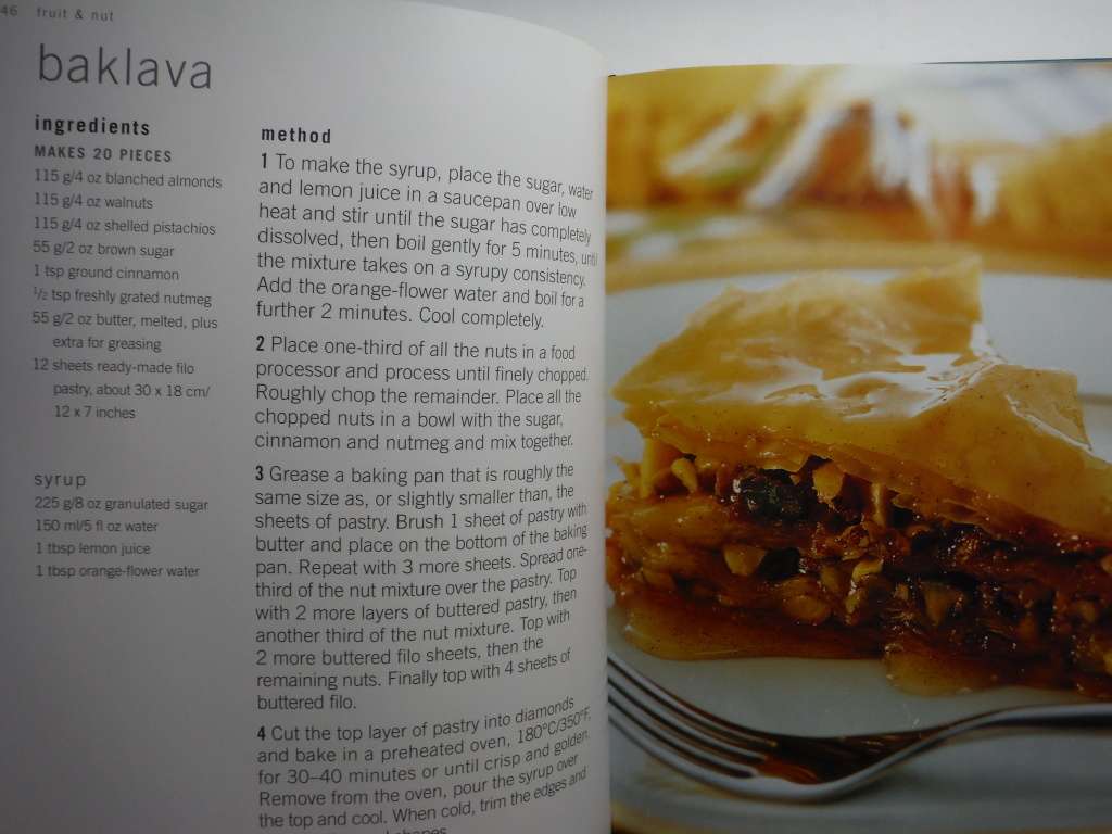 Cupcakes, Muffins & Baked Goods : A Collection of Easy and Elegant Recipes - Hardcover