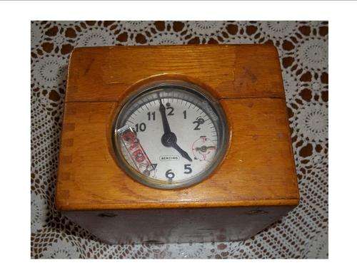 Vintage Benzing German pigeon clock. Absolute beaut. 20 X 13 X 16 cm. Weight 5 kg
