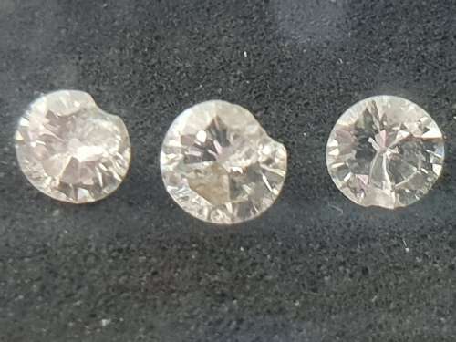 5 Small Diamonds ( approx 3mm diameter) !!!!! Crazy R1!!!!