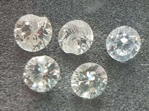 5 Small Diamonds ( approx 3mm diameter) !!!!! Crazy R1!!!!